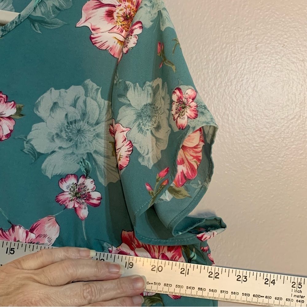 Torrid teal green floral cap sleeve blouse. Size 00‎ (M-L) - Picture 5 of 8